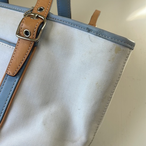 Authentic Coach Small Purse - Picture 11 of 11